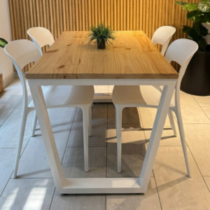 Mesa de comedor Voga 4 puestos rectangular madera pino natural y metal blanco